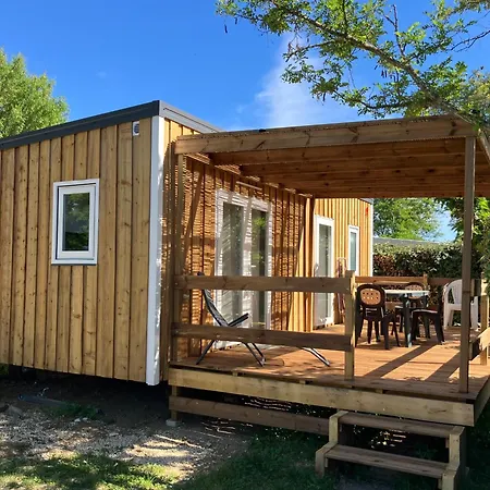 Campingplads Familial 3 Etoiles Avec Piscine Carrefour De L'ardeche Saint-Remeze