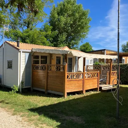 Campingplads Familial 3 Etoiles Avec Piscine Carrefour De L'ardeche *